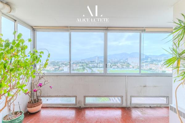 Marseille (13009) MAJOLU - T3/4 de 74 m² avec balcon et parking