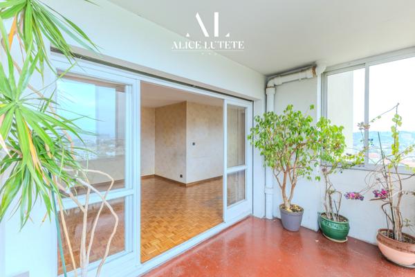Marseille (13009) MAJOLU - T3/4 de 74 m² avec balcon et parking
