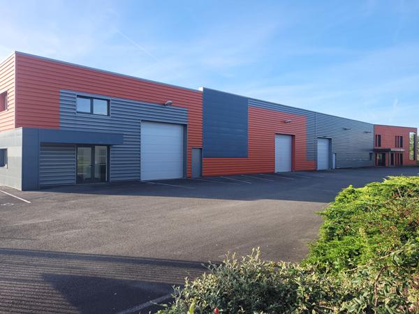 A VENDRE ensemble industriel de 1701 m² aux Sorinieres