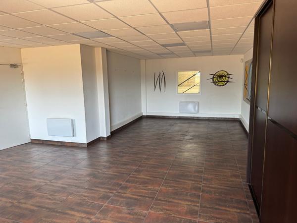 A VENDRE ensemble industriel de 1701 m² aux Sorinieres