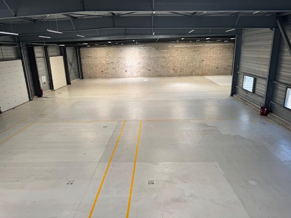 A VENDRE ensemble industriel de 1701 m² aux Sorinieres