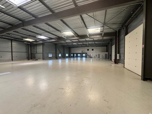 A VENDRE ensemble industriel de 1701 m² aux Sorinieres