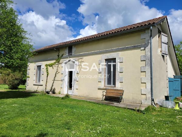 Maison spacieuse en plein centre du village