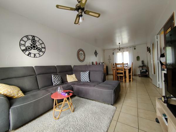 Joli pavillon traditionnel de 150 M² habitable, comprenant séjour double avec cinq chambres sur 500m² de terr Allonne (60000)