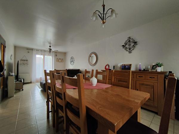 Joli pavillon traditionnel de 150 M² habitable, comprenant séjour double avec cinq chambres sur 500m² de terr Allonne (60000)