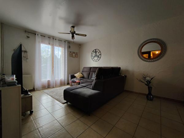 Joli pavillon traditionnel de 150 M² habitable, comprenant séjour double avec cinq chambres sur 500m² de terr Allonne (60000)