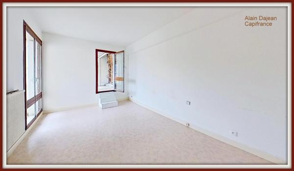 Appartement à vendre 3 pièces -91 M2 - Hypercentre AGEN (47)-3 ième étage avec ascenseur-Balcons