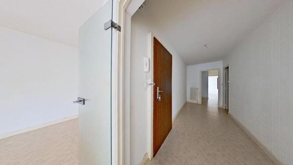 Appartement à vendre 3 pièces -91 M2 - Hypercentre AGEN (47)-3 ième étage avec ascenseur-Balcons