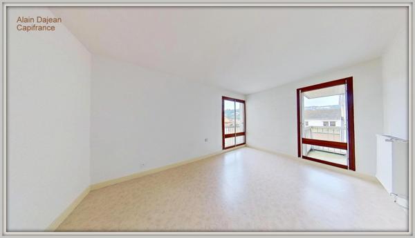 Appartement à vendre 3 pièces -91 M2 - Hypercentre AGEN (47)-3 ième étage avec ascenseur-Balcons