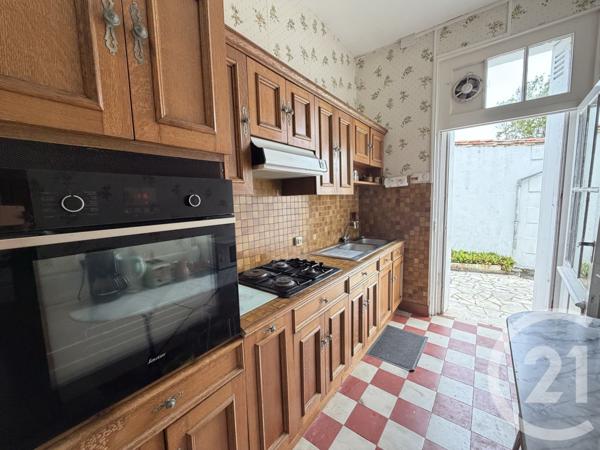 Maison à vendre  6 pièces - 122,10 m 2   ROYAN  - 17