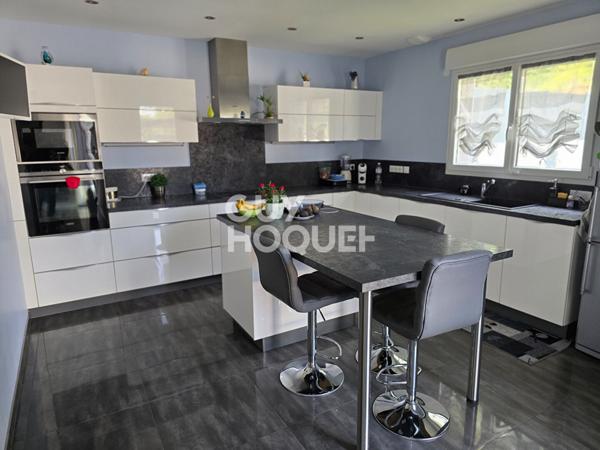 Maison à vendre à Semécourt - 5 pièces avec piscine et garage double !