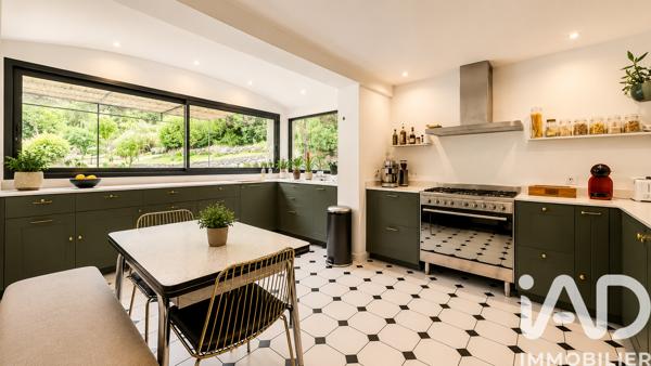 Maison à vendre 6 pièces 203 m² Marseille 12