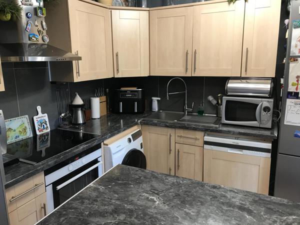 APPARTEMENT TYPE 4 TERRASSE