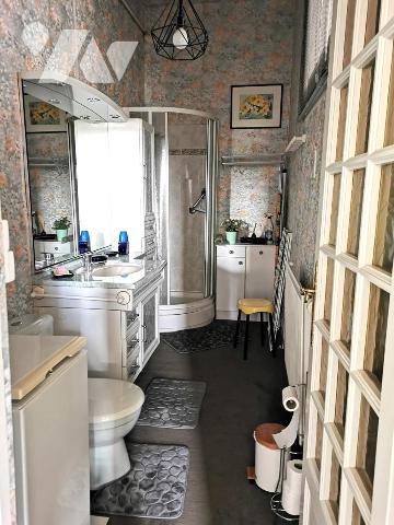 DEUX PIECES 53 m² - Cave et parking - centre-ville