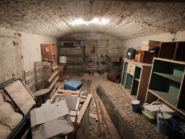 Maison de ville à fort potentiel – 256 m² – Idéal projet mixte habitation + local professionnel – Auxonne