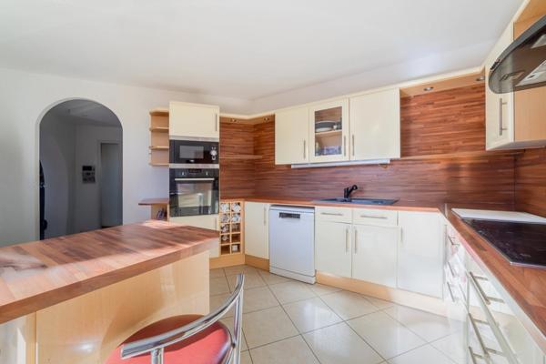 🌴 EXCLUSIVITÉ – Villa de Prestige avec Piscine et Jardin Méditerranéen sur les hauteurs de Juvignac