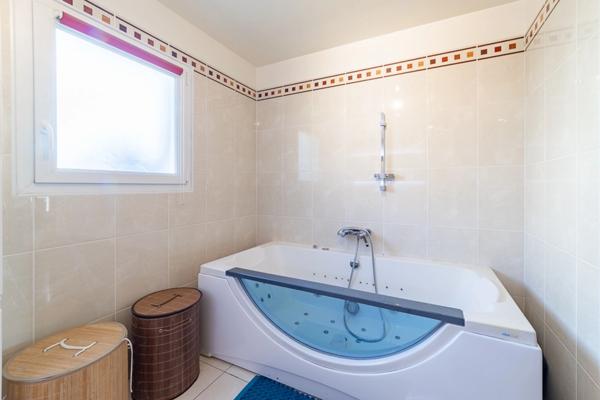 🌴 EXCLUSIVITÉ – Villa de Prestige avec Piscine et Jardin Méditerranéen sur les hauteurs de Juvignac