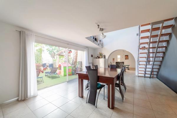 🌴 EXCLUSIVITÉ – Villa de Prestige avec Piscine et Jardin Méditerranéen sur les hauteurs de Juvignac