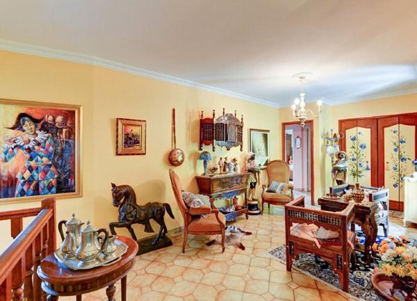 Maison à vendre    5 pièces • 231 m2 Vallauris