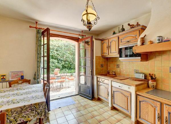 Maison à vendre    5 pièces • 231 m2 Vallauris