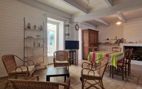 Maison à vendre    3 pièces •  Port-des-Barques