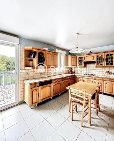 Spacieuse maison familiale avec jardin sans vis-à-vis, sur 446 m² de terrain, idéale famille & profession libérale