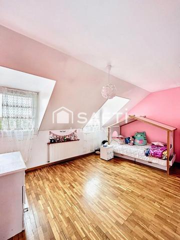 Spacieuse maison familiale avec jardin sans vis-à-vis, sur 446 m² de terrain, idéale famille & profession libérale