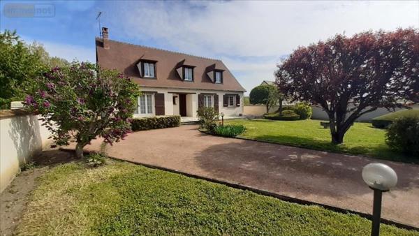 Pavillon à vendre à Saint-Amand-Montrond dans le Cher (18200), ref : 1047800LA