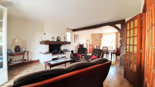 Pavillon à vendre à Saint-Amand-Montrond dans le Cher (18200), ref : 1047800LA