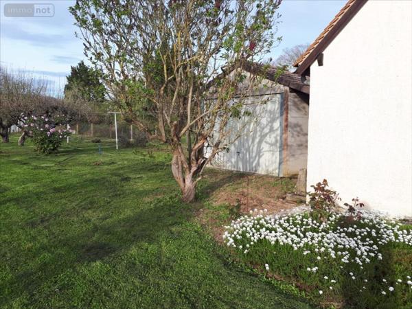 Pavillon à vendre à Saint-Amand-Montrond dans le Cher (18200), ref : 1047800LA