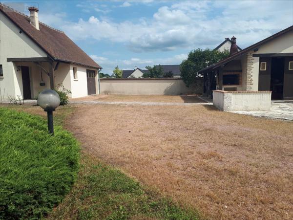 Pavillon à vendre à Saint-Amand-Montrond dans le Cher (18200), ref : 1047800LA