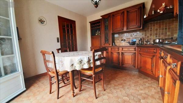 Pavillon à vendre à Saint-Amand-Montrond dans le Cher (18200), ref : 1047800LA
