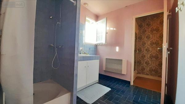 Pavillon à vendre à Saint-Amand-Montrond dans le Cher (18200), ref : 1047800LA