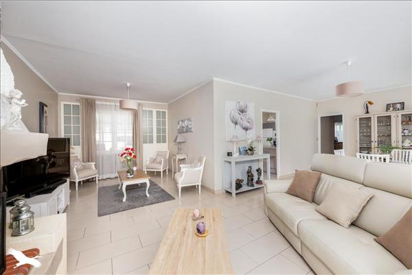 Maison à vendre |  Ludon-Médoc |  7 pièces | 184 m²
