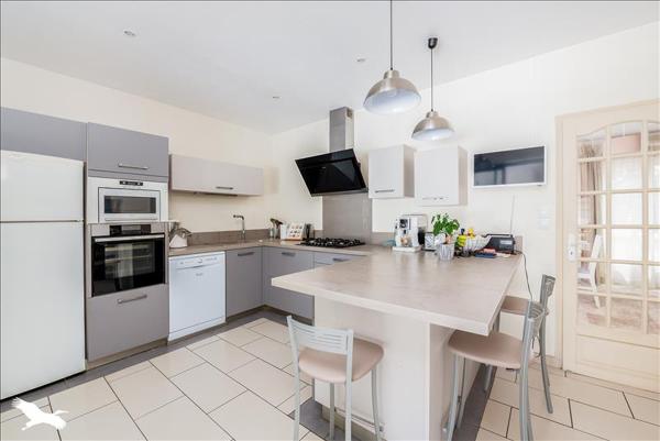 Maison à vendre |  Ludon-Médoc |  7 pièces | 184 m²