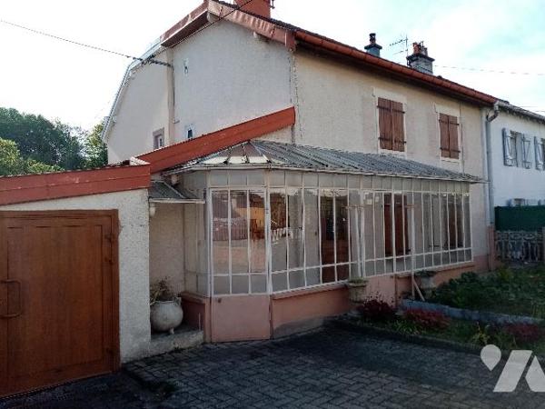 Secteur calme et ensoleillé, petite maison de 59,29 m² avec terrain attenant de 139 m²
très propre