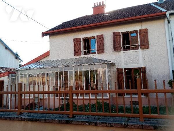 Secteur calme et ensoleillé, petite maison de 59,29 m² avec terrain attenant de 139 m²
très propre
