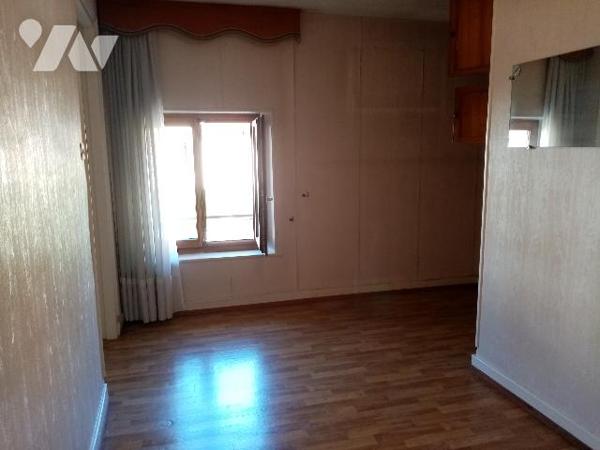 Secteur calme et ensoleillé, petite maison de 59,29 m² avec terrain attenant de 139 m²
très propre