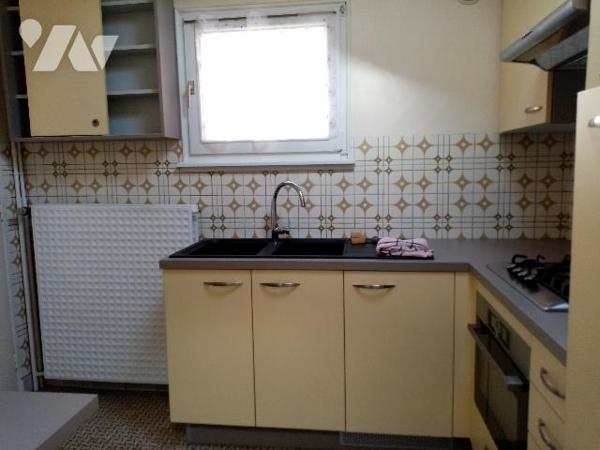 Secteur calme et ensoleillé, petite maison de 59,29 m² avec terrain attenant de 139 m²
très propre