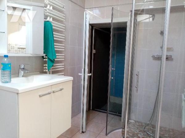 Secteur calme et ensoleillé, petite maison de 59,29 m² avec terrain attenant de 139 m²
très propre