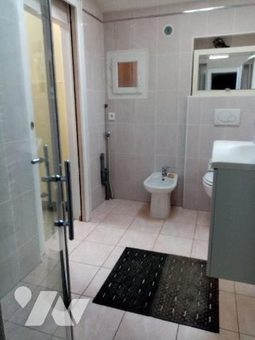 Secteur calme et ensoleillé, petite maison de 59,29 m² avec terrain attenant de 139 m²
très propre