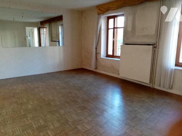 Secteur calme et ensoleillé, petite maison de 59,29 m² avec terrain attenant de 139 m²
très propre
