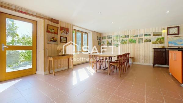 Maison en pierre 6 pièces 135 m² en bord de mer