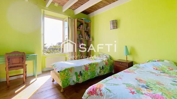 Maison en pierre 6 pièces 135 m² en bord de mer