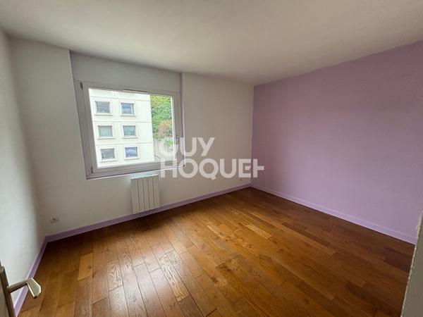 LYON 5 - SAINT JUST - PARC PISCINE TENNIS VUE DEGAGEE