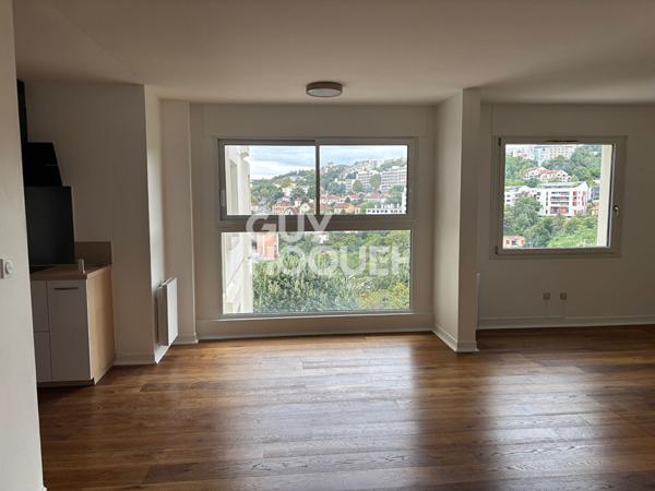 LYON 5 - SAINT JUST - PARC PISCINE TENNIS VUE DEGAGEE