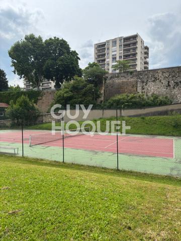 LYON 5 - SAINT JUST - PARC PISCINE TENNIS VUE DEGAGEE