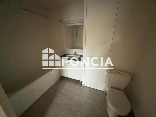 Location Appartement 2 pièces 33.92 m² - 32 RUE FLORIMOND ROBERTET Blois 41000