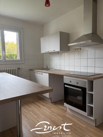 Maison 4 pièce(s) 2 chambre(s) 77 m²