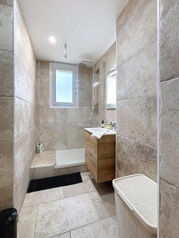 Appartement 3eme  étages  3 chambres balcon idéal investisseur